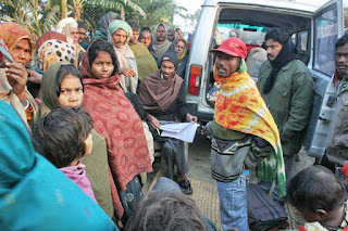 Blanket distribution ~Kosi flood victims