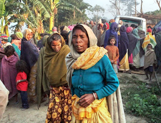  Blanket distribution ~Kosi flood victims