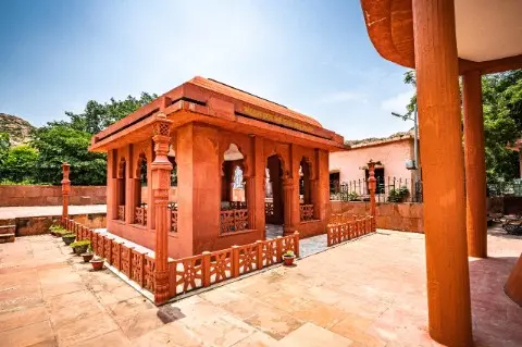 Dashrath Manjhi Memorial - Tribute to the Mountain Man