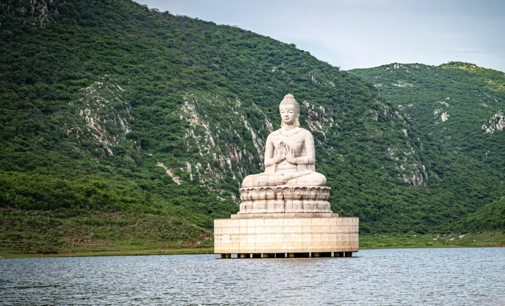 Ghora Katora Lake Bliss in Nalanda - Nature's Gift