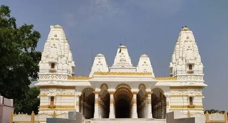 Exterior of  Naini Temple in Saran